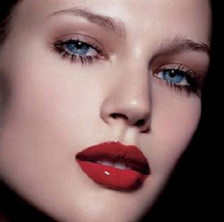 maquillaje-labios-rojo-vivo-color-sexi-atrevido_3_1094150