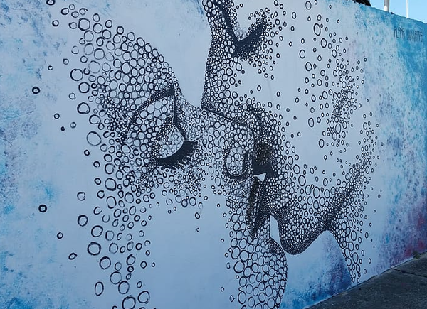 EXISTÍA UN ABISMO ENTRE AMBOS (RELATO)