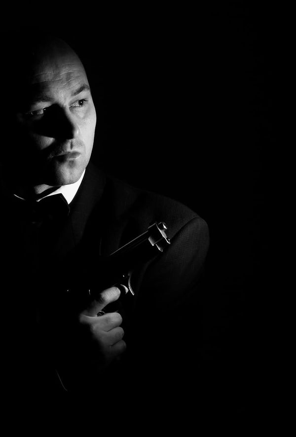 EL DESTINO VISTE DE NEGRO (RELATO NEGRO)